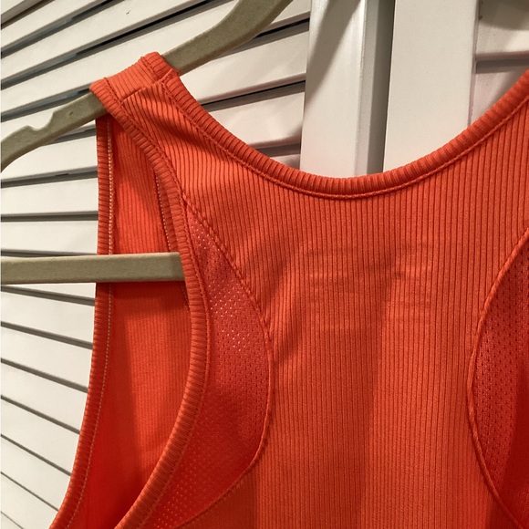 Under Armour Women's Heat Gear Racer-back Tank Top - Picture 5 of 5